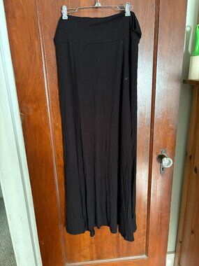 Black Slinky Maxi Skirt (Size L/XL)